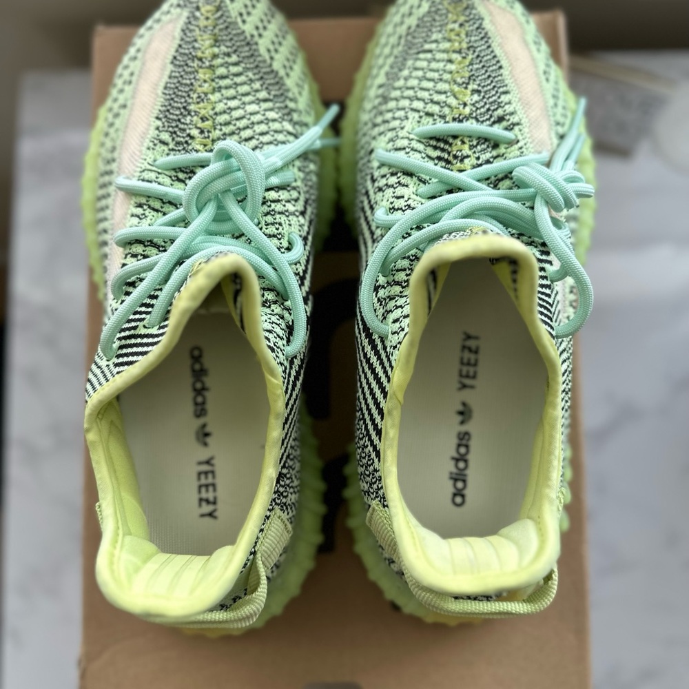 Yeezy Boost 350 V2 lime green - Picture 2 of 5